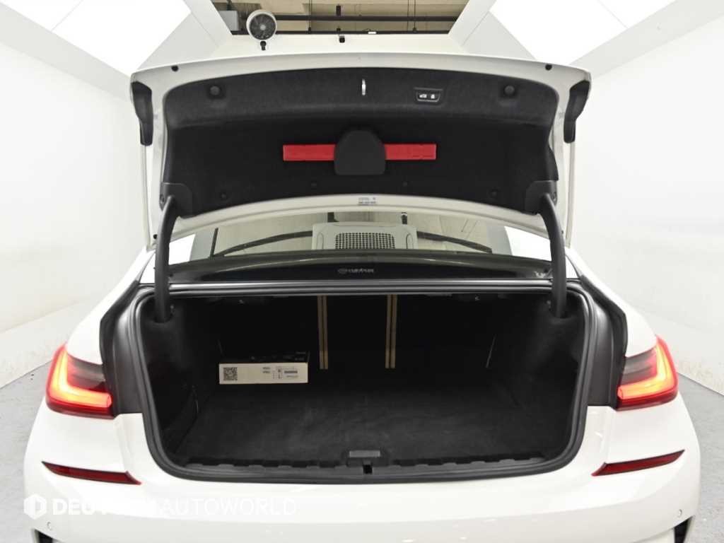 BMW 3시리즈 3시리즈 (G20) 320e M 스포츠 이미지 19