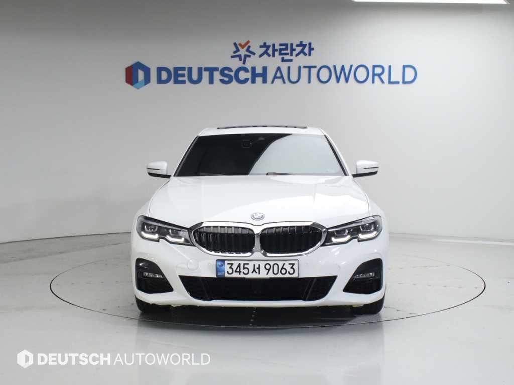 BMW 3시리즈 3시리즈 (G20) 320e M 스포츠 이미지 3
