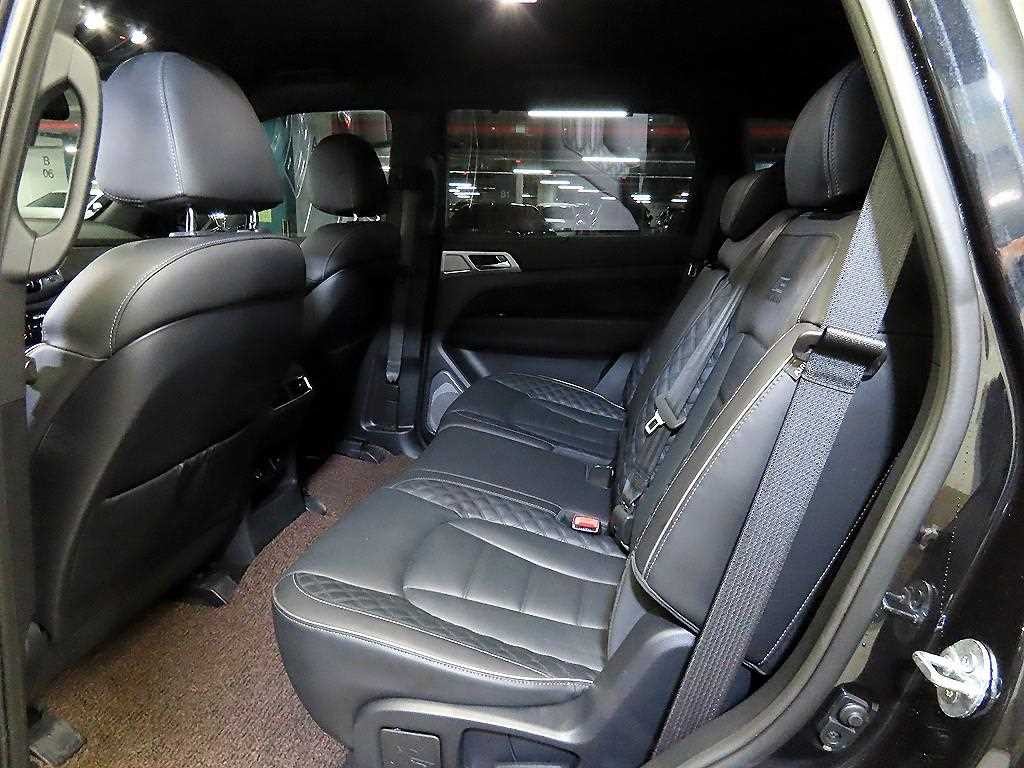 KG모빌리티(쌍용) 렉스턴 올 뉴 렉스턴 (Y450) 디젤 2.2 4WD 더 블랙 이미지 7