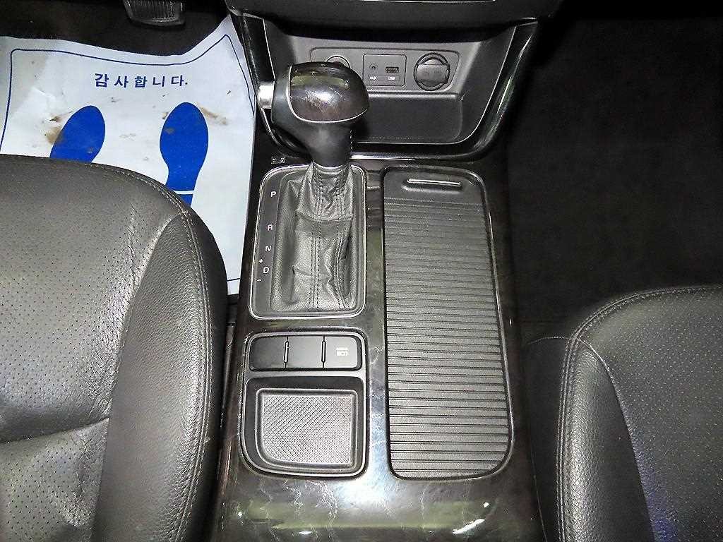 기아 쏘렌토 뉴 쏘렌토 R 2WD 2.0 TLX 스페셜 이미지 12