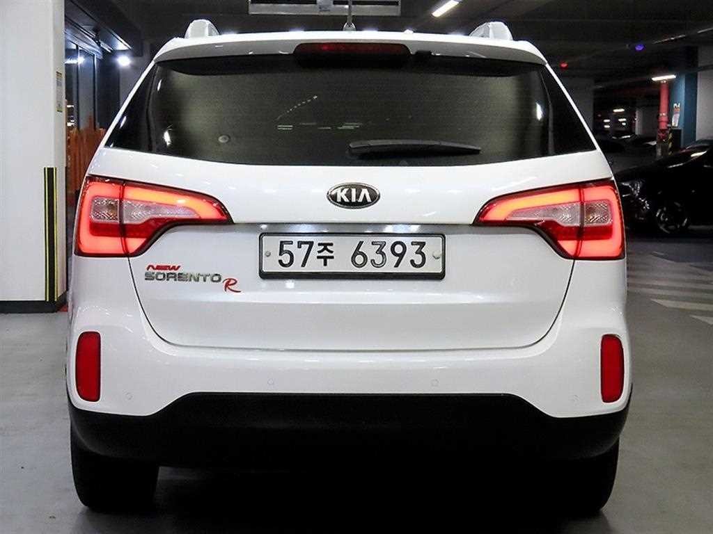 기아 쏘렌토 뉴 쏘렌토 R 2WD 2.0 TLX 스페셜 이미지 5