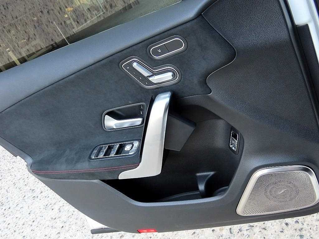 벤츠 A 클래스 A클래스 W177 A250 4MATIC 세단 이미지 11
