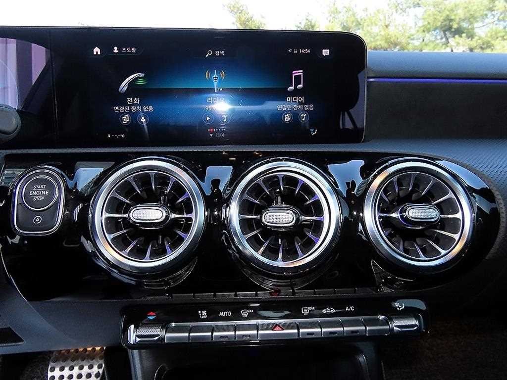 벤츠 A 클래스 A클래스 W177 A250 4MATIC 세단 이미지 13