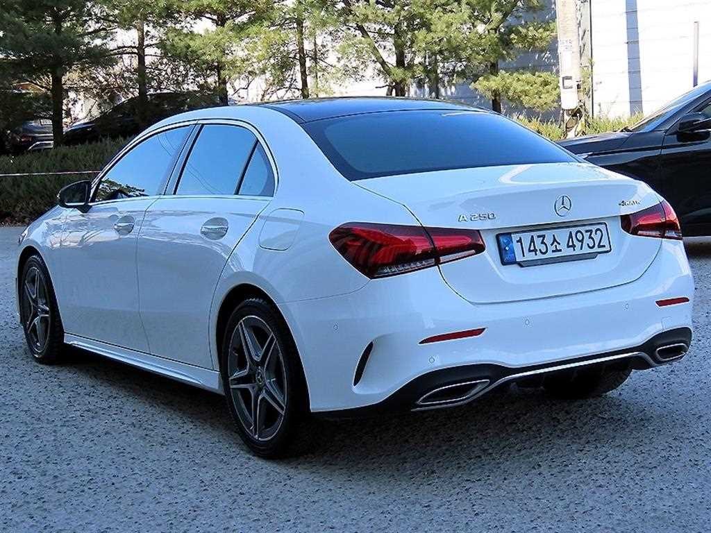 벤츠 A 클래스 A클래스 W177 A250 4MATIC 세단 이미지 3