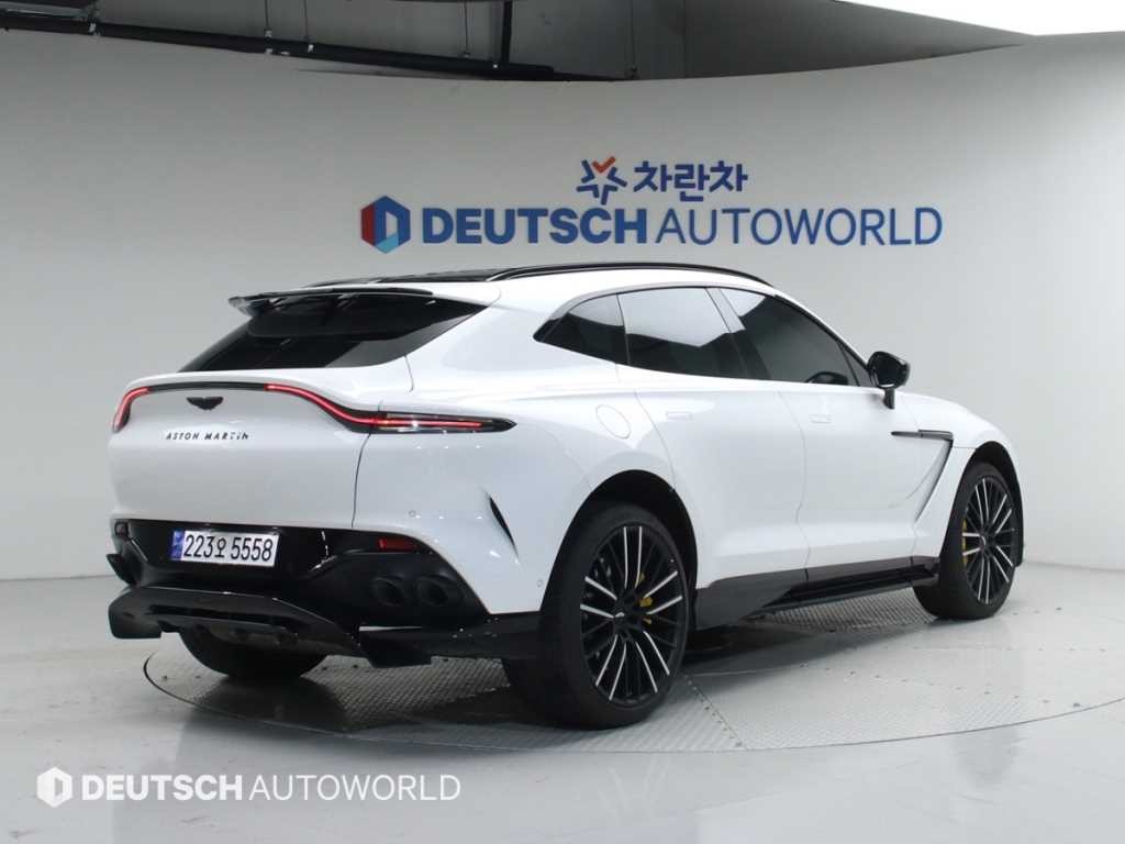 애스턴마틴 DBX 4.0 V8 707 이미지 2