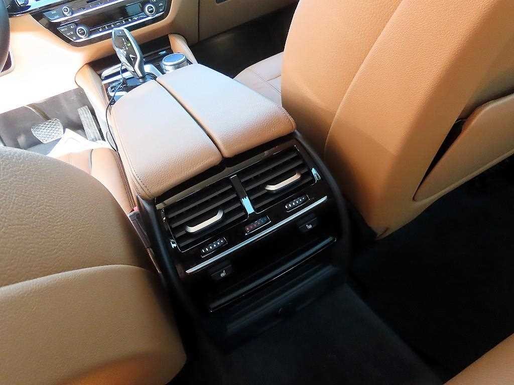 BMW 5시리즈 5시리즈 (G30) 520d 럭셔리 스페셜 에디션 이미지 16