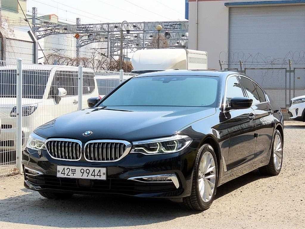 BMW 5시리즈 5시리즈 (G30) 520d 럭셔리 스페셜 에디션 이미지 2