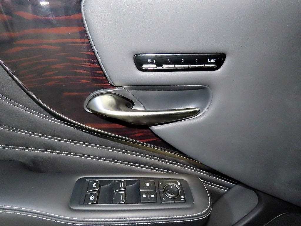 렉서스 LS LS500 3.5 럭셔리 AWD 이미지 13