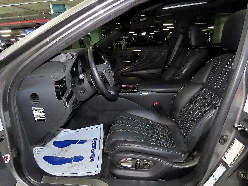 렉서스 LS LS500 3.5 럭셔리 AWD 이미지 6