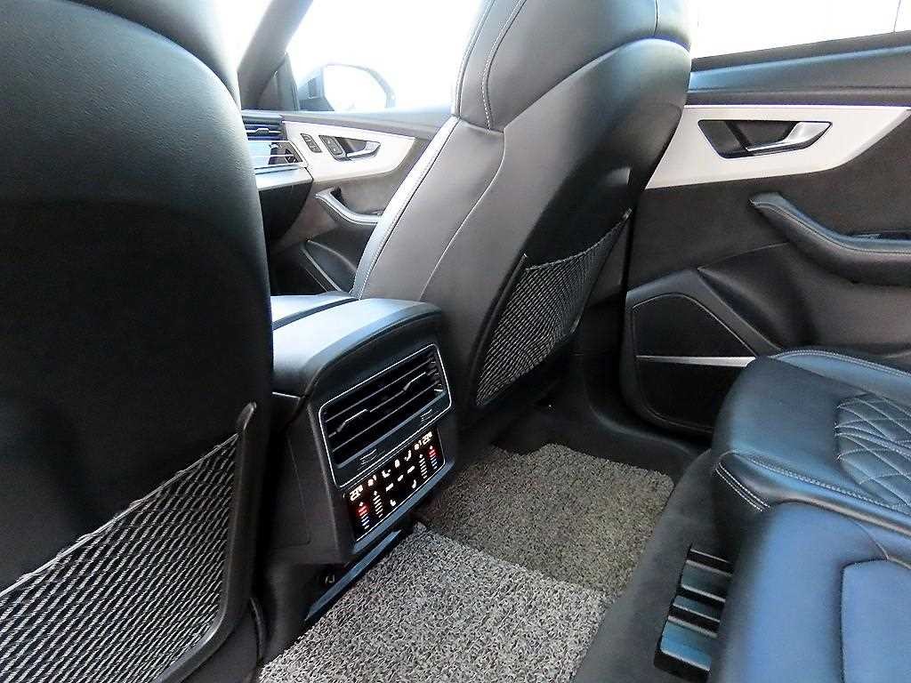 아우디 Q8 50 TDI 콰트로 프리미엄 이미지 16