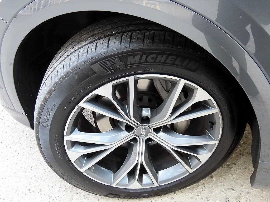 아우디 Q8 50 TDI 콰트로 프리미엄 이미지 20