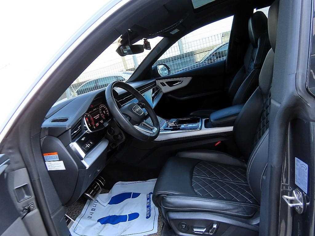 아우디 Q8 50 TDI 콰트로 프리미엄 이미지 5