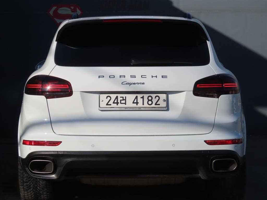 포르쉐 카이엔 뉴 카이엔 3.0 디젤 플래티넘 에디션 이미지 4