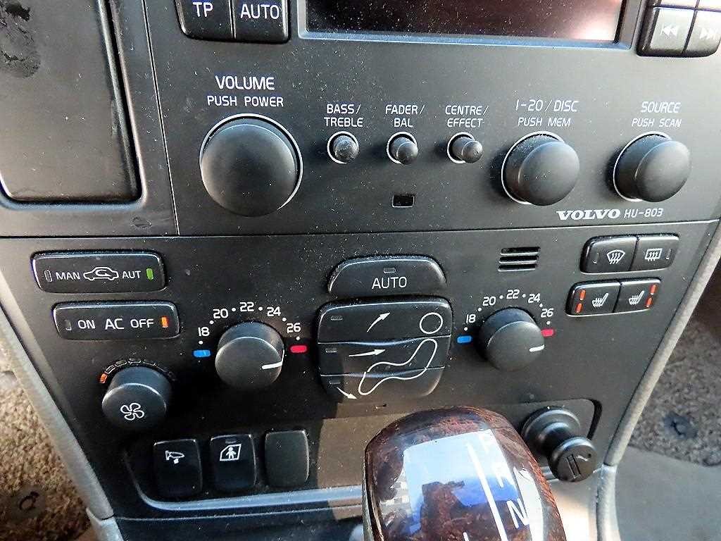 볼보 XC70 2.5T 이미지 12