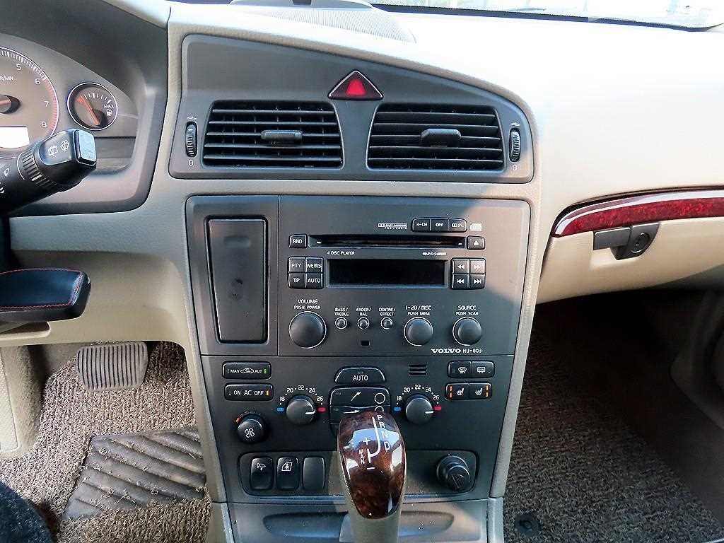 볼보 XC70 2.5T 이미지 13