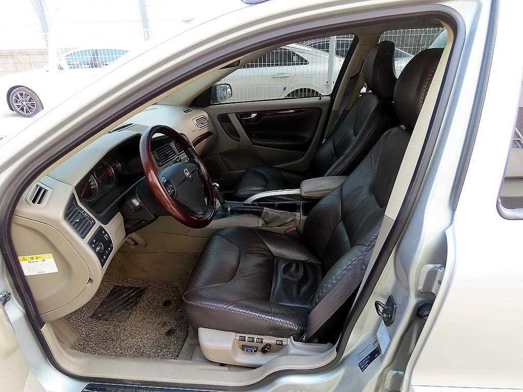 볼보 XC70 2.5T 이미지 5