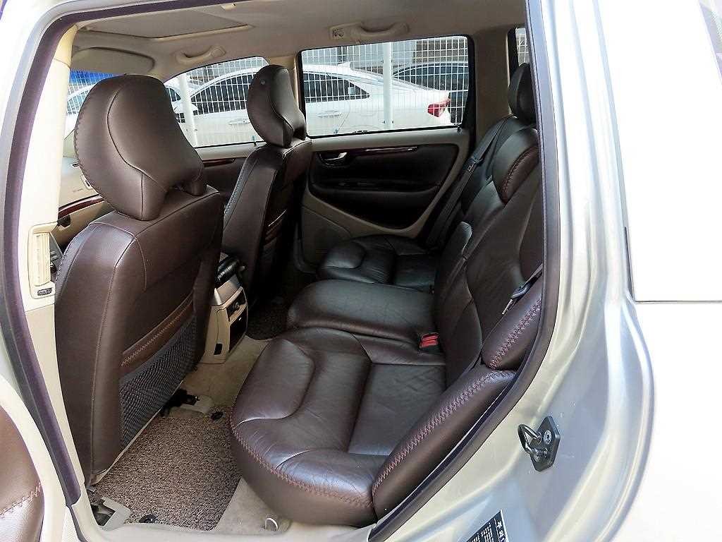 볼보 XC70 2.5T 이미지 6