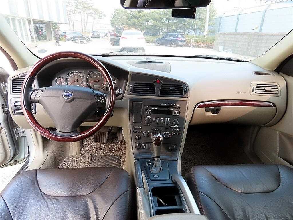 볼보 XC70 2.5T 이미지 7