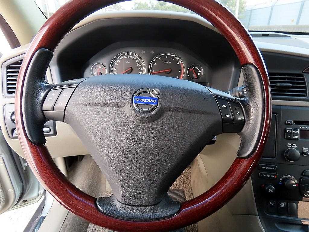 볼보 XC70 2.5T 이미지 8