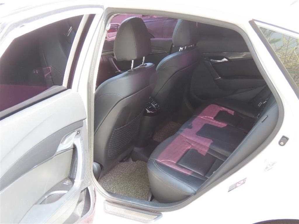 현대 i40 i40Saloon 1.7 VGT D 스펙 이미지 13