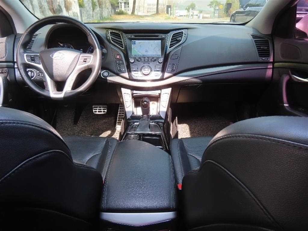 현대 i40 i40Saloon 1.7 VGT D 스펙 이미지 14
