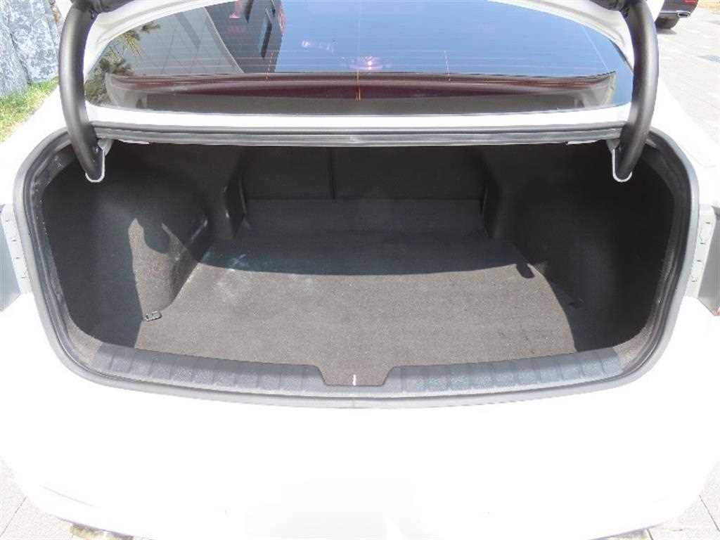 현대 i40 i40Saloon 1.7 VGT D 스펙 이미지 17