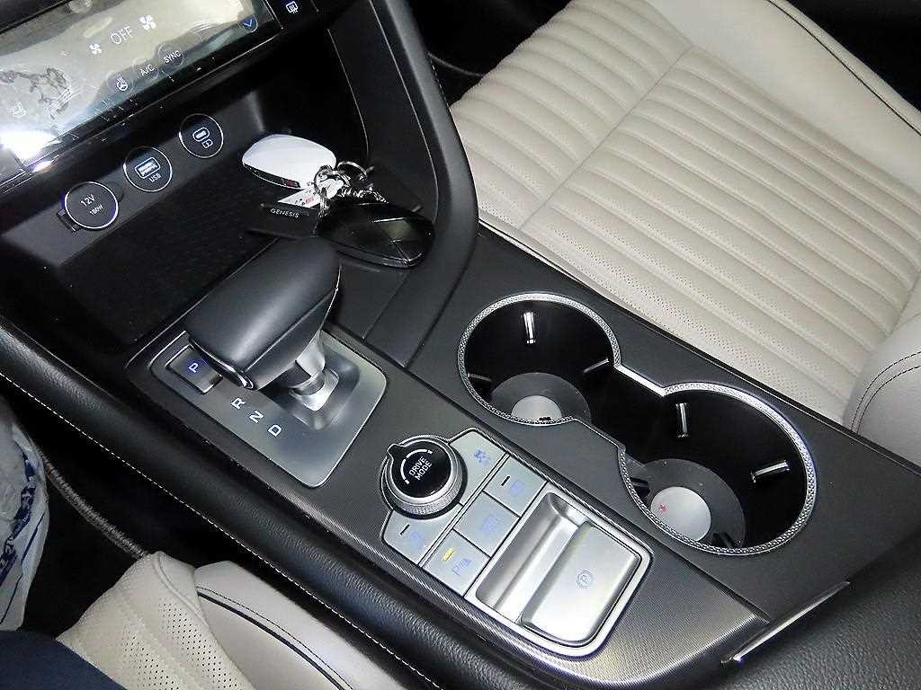 제네시스 G70 더 뉴 G70 가솔린 2.5T 2WD 스포츠 패키지 이미지 14