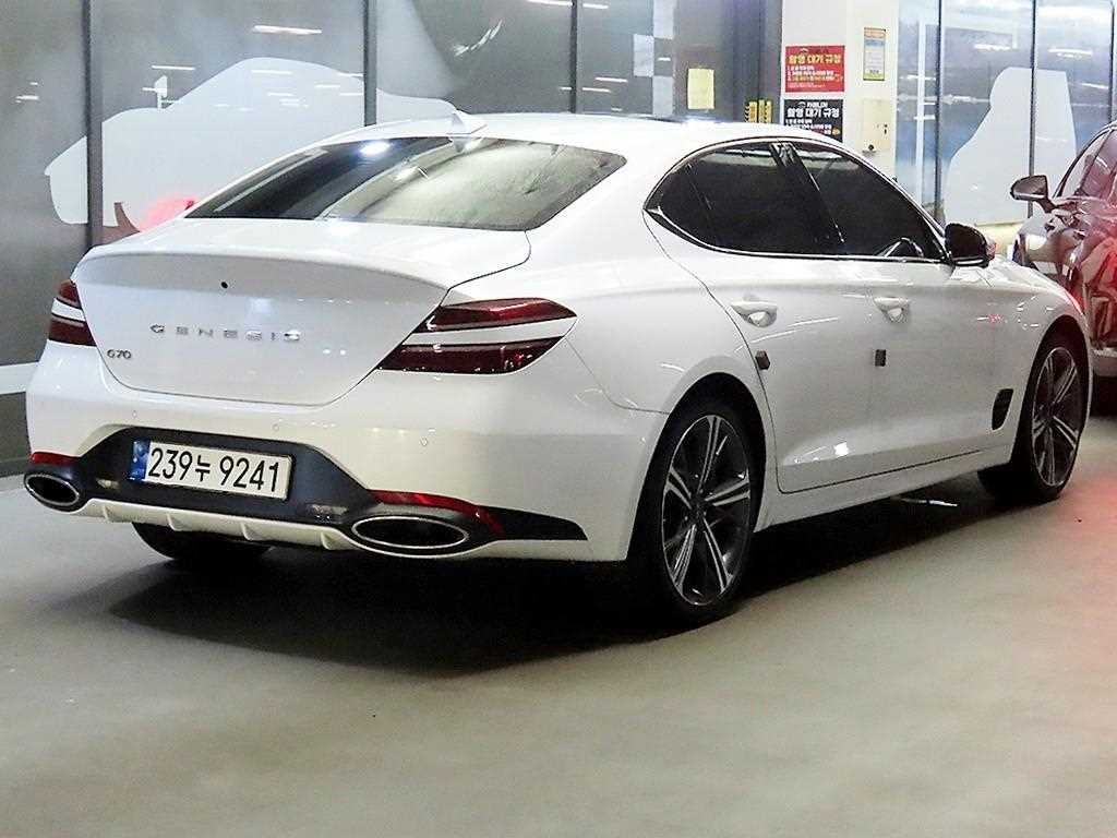 제네시스 G70 더 뉴 G70 가솔린 2.5T 2WD 스포츠 패키지 이미지 2