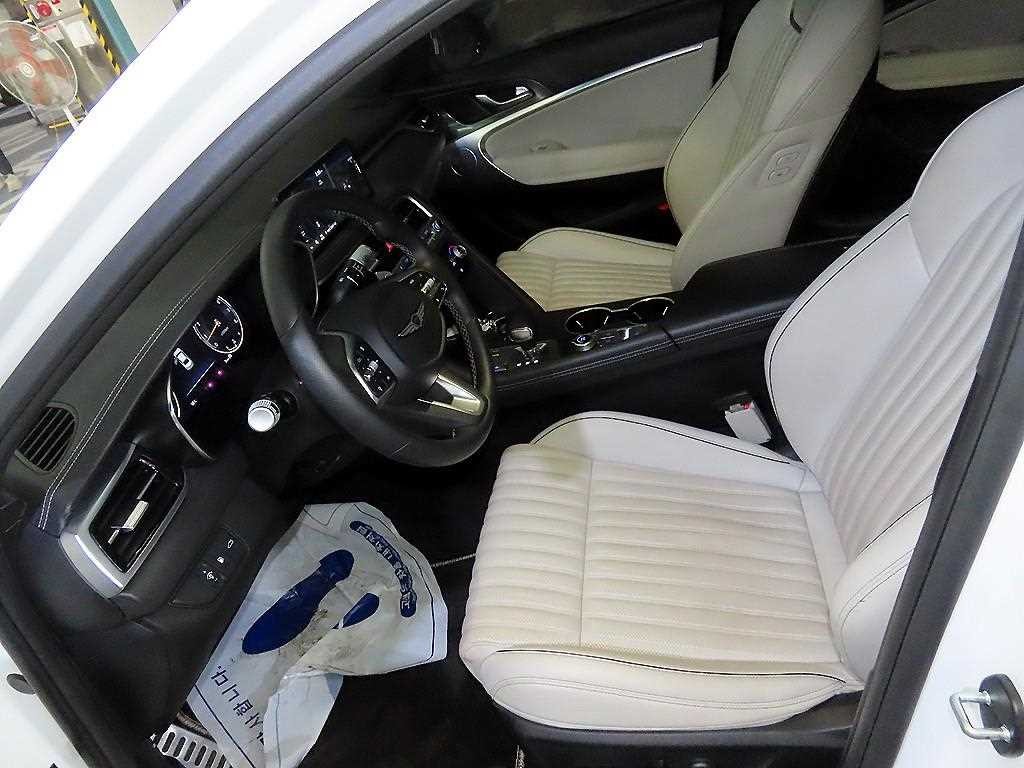 제네시스 G70 더 뉴 G70 가솔린 2.5T 2WD 스포츠 패키지 이미지 7