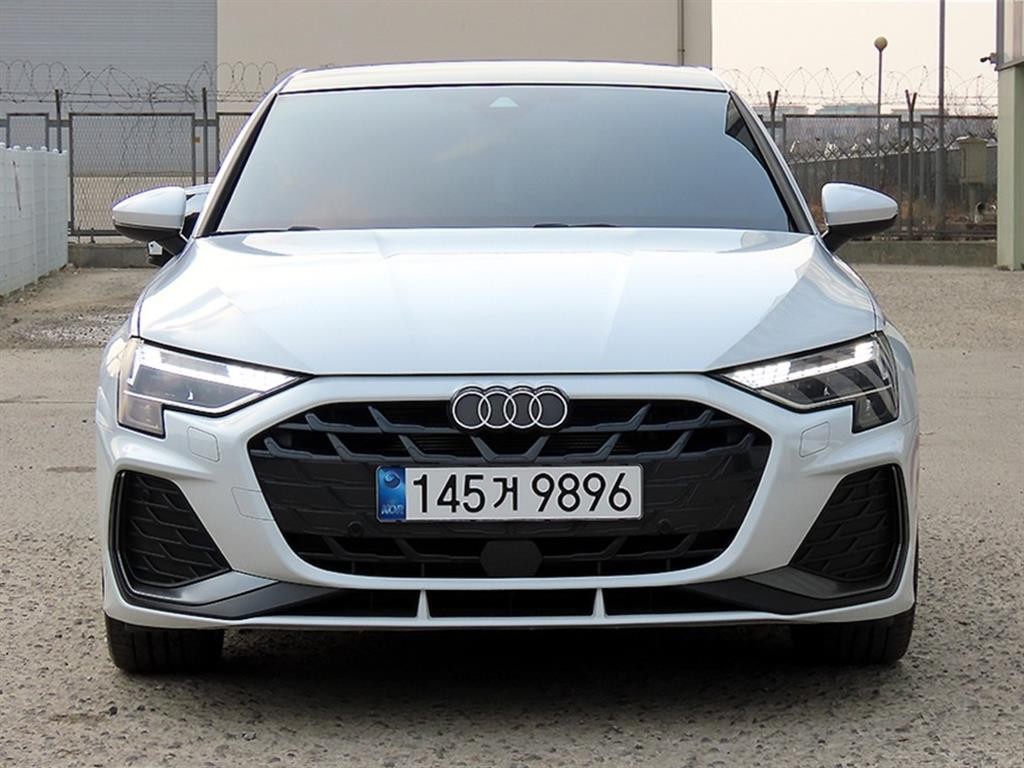 아우디 A3 A3(8Y) 40 TFSI 프리미엄 이미지 1