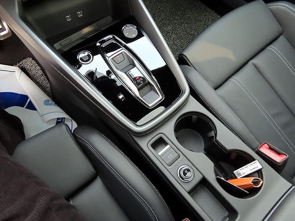 아우디 A3 A3(8Y) 40 TFSI 프리미엄 이미지 10
