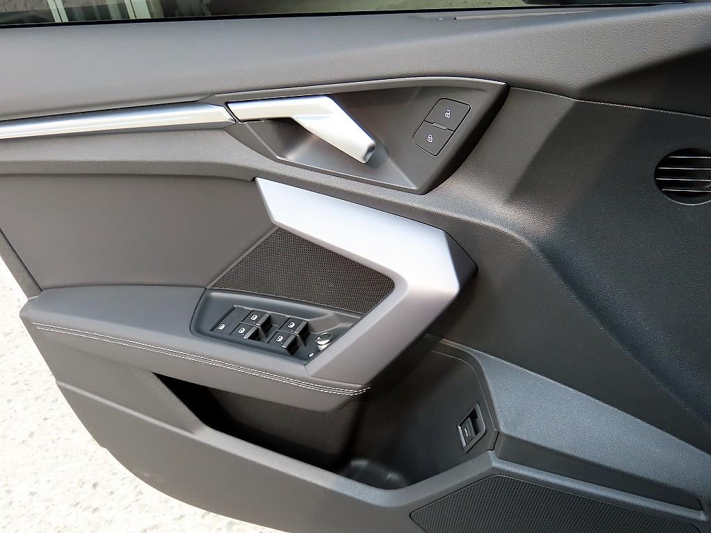 아우디 A3 A3(8Y) 40 TFSI 프리미엄 이미지 11