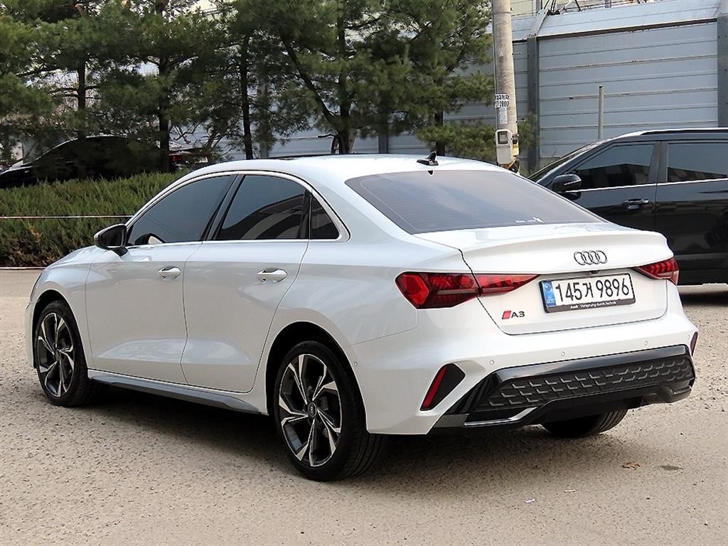 아우디 A3 A3(8Y) 40 TFSI 프리미엄 이미지 3