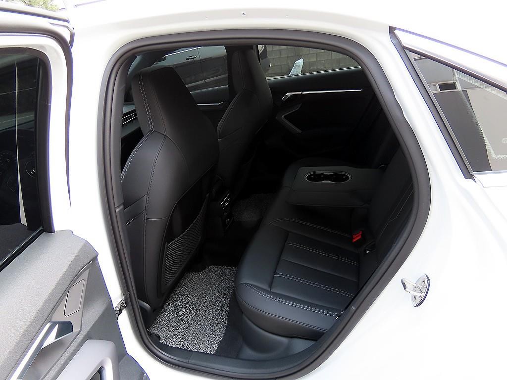 아우디 A3 A3(8Y) 40 TFSI 프리미엄 이미지 6