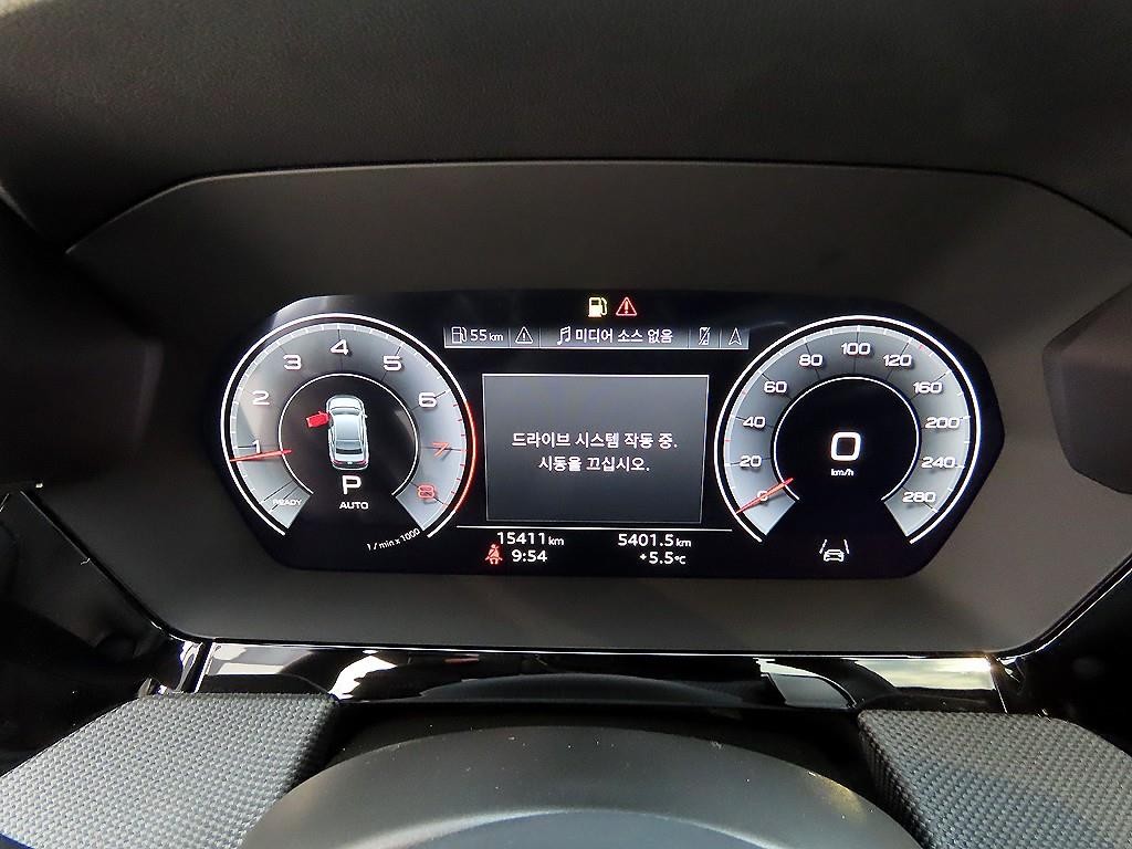 아우디 A3 A3(8Y) 40 TFSI 프리미엄 이미지 9