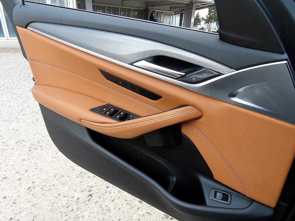 BMW 5시리즈 5시리즈 (G30) 520d M 스포츠 이미지 12