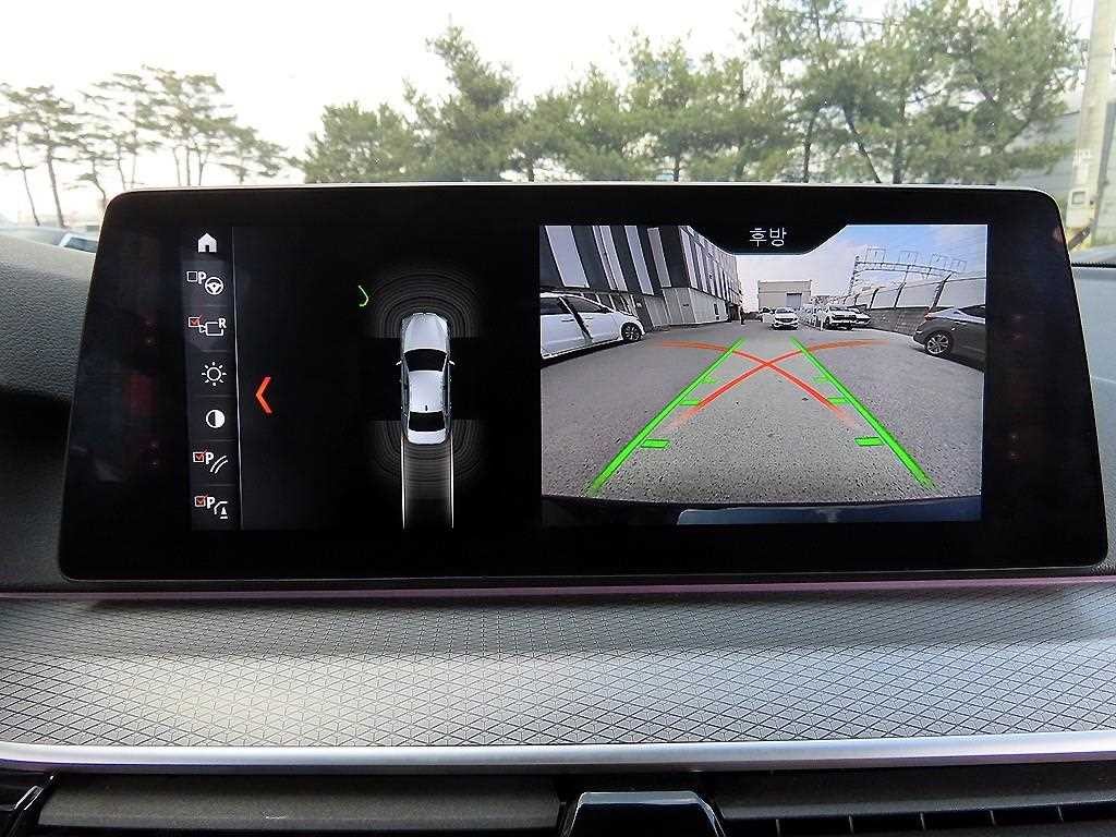 BMW 5시리즈 5시리즈 (G30) 520d M 스포츠 이미지 14