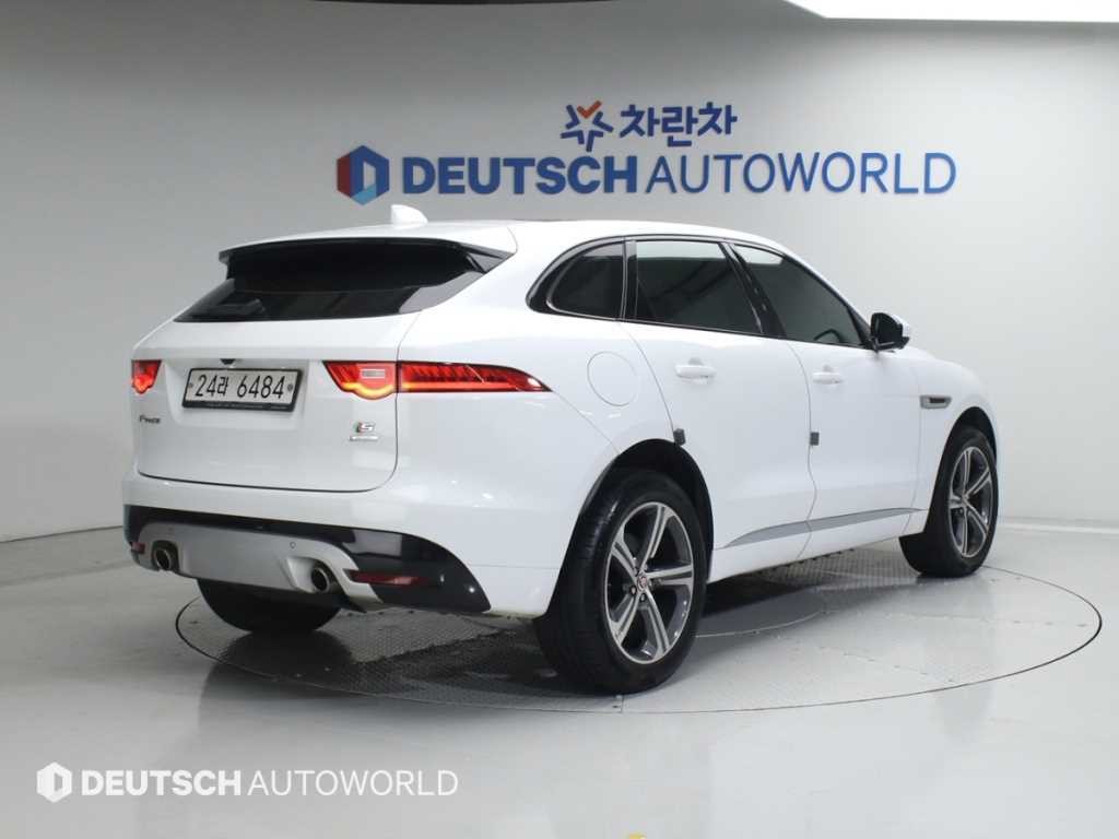 재규어 F-PACE 30d S 이미지 2