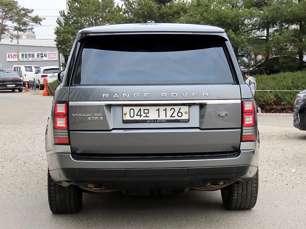 랜드로버 레인지로버 레인지로버 4세대 4.4 SDV8 VOGUE SE 디젤 이미지 4
