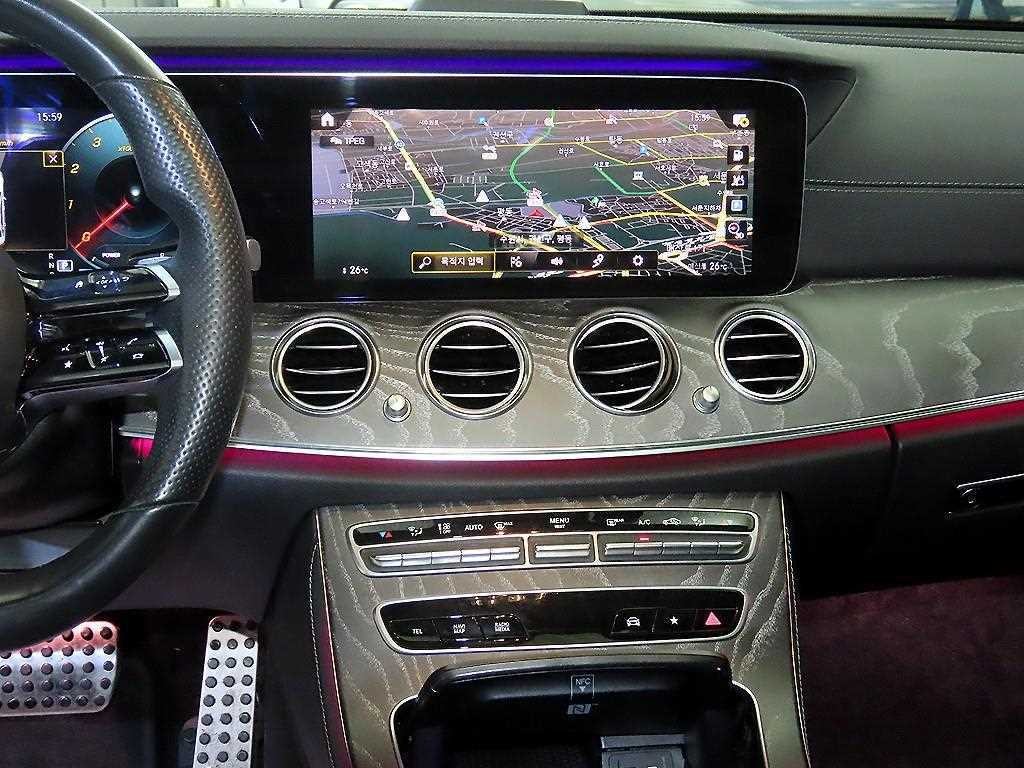 벤츠 E 클래스 E-클래스 W213 E350 4MATIC AMG LINE 이미지 11