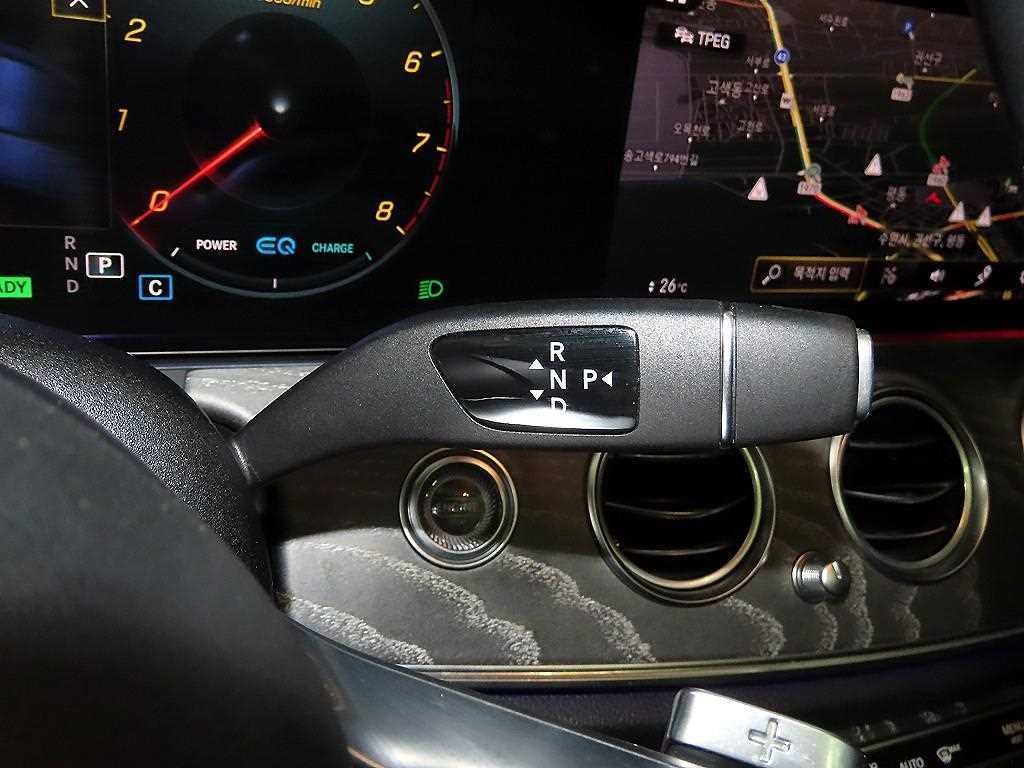 벤츠 E 클래스 E-클래스 W213 E350 4MATIC AMG LINE 이미지 12