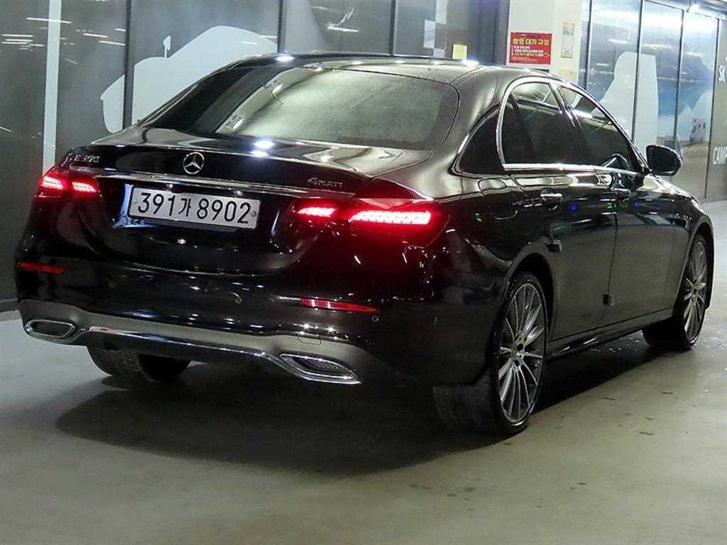 벤츠 E 클래스 E-클래스 W213 E350 4MATIC AMG LINE 이미지 4