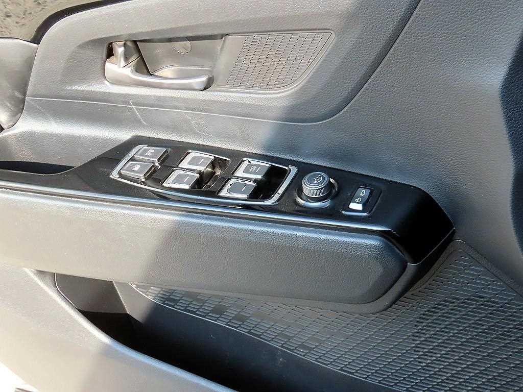 KG모빌리티(쌍용) 코란도 뷰티풀코란도 2WD 가솔린 1.5 C3 플러스 이미지 11