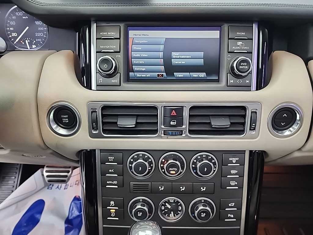 랜드로버 레인지로버 V8 5.0 SUPERCHARGED 이미지 10