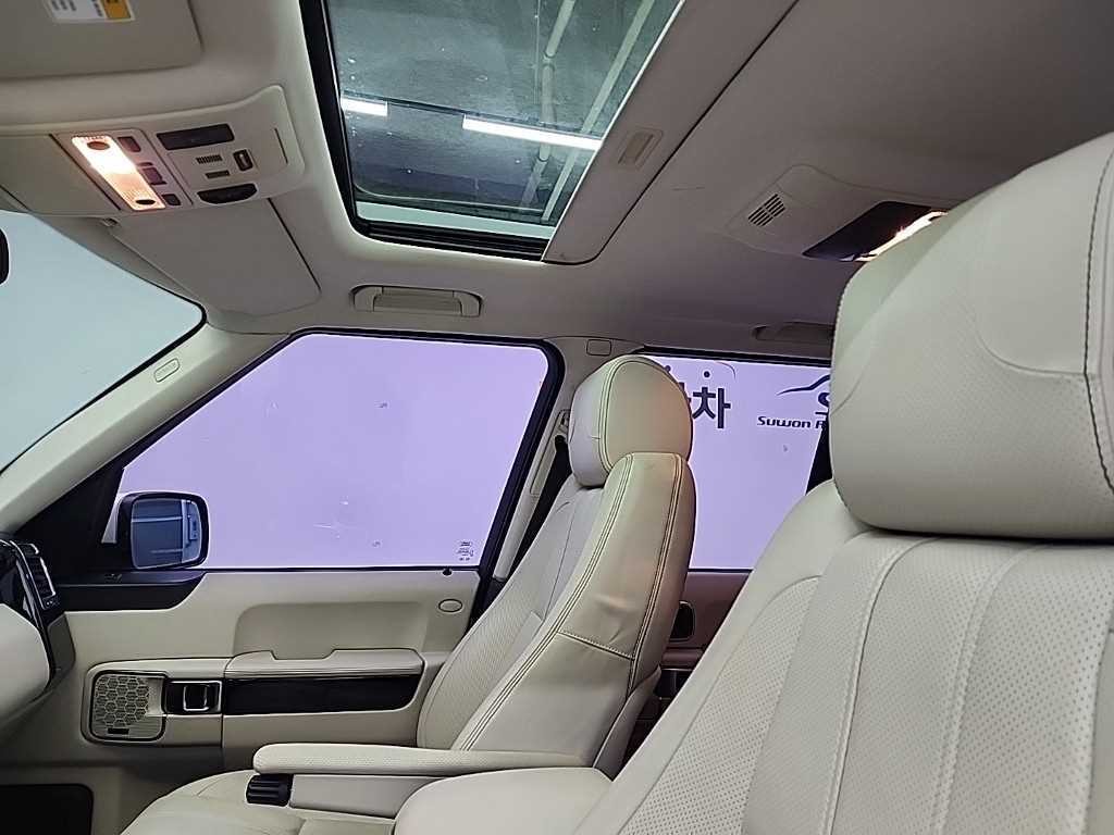 랜드로버 레인지로버 V8 5.0 SUPERCHARGED 이미지 16