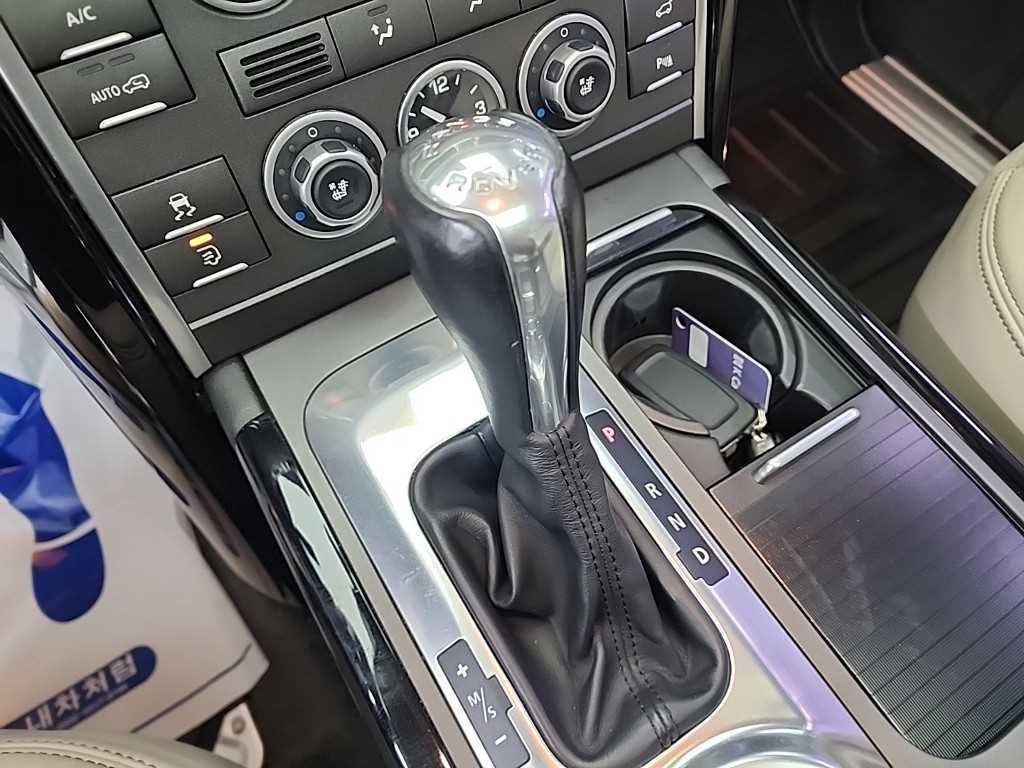 랜드로버 레인지로버 V8 5.0 SUPERCHARGED 이미지 8