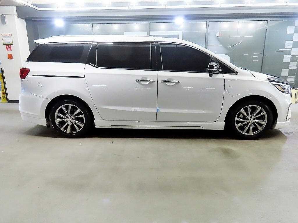 기아 카니발 더 뉴 카니발 디젤 9인승 프레스티지 이미지 3