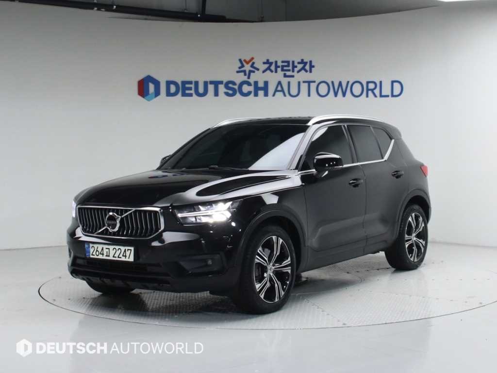 볼보 XC40 B4 AWD 인스크립션 이미지 1