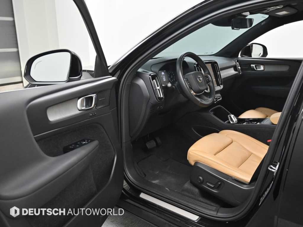 볼보 XC40 B4 AWD 인스크립션 이미지 11