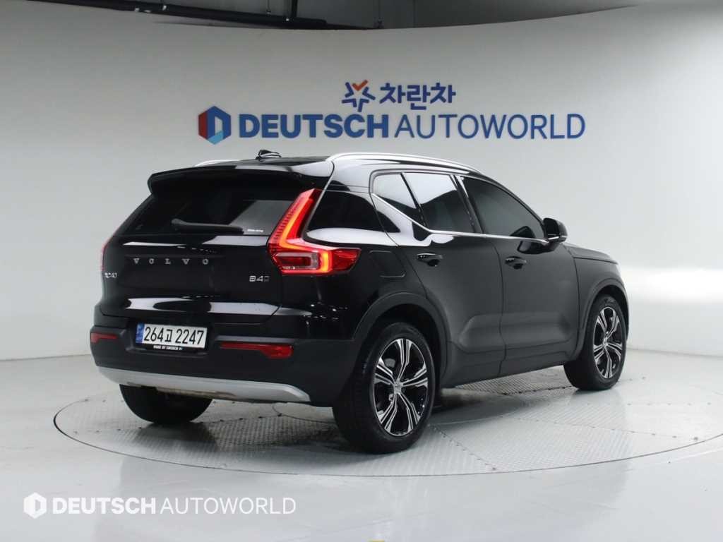 볼보 XC40 B4 AWD 인스크립션 이미지 2